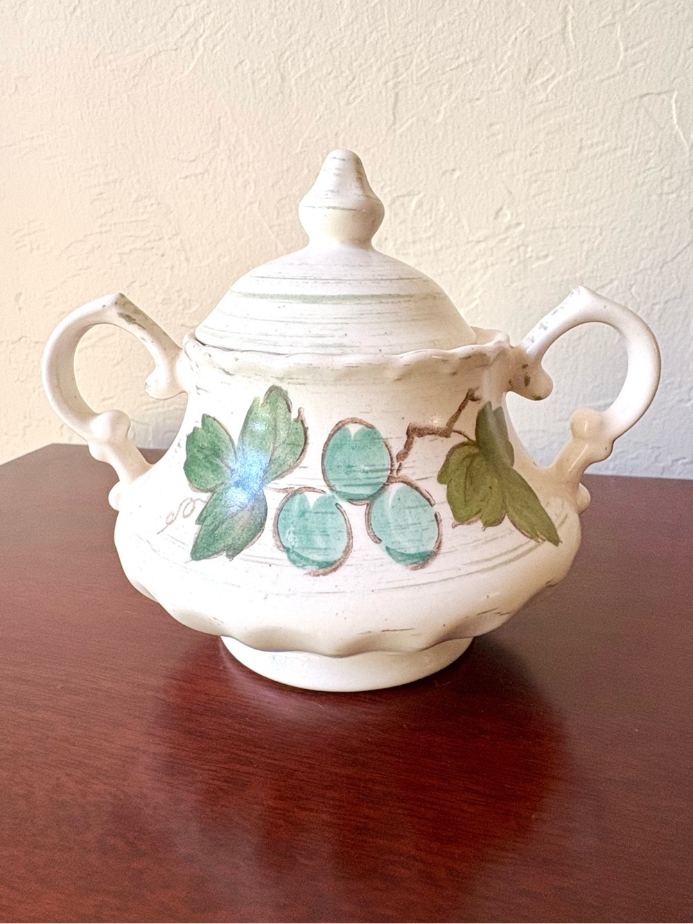 Vintage Metlox Vernon Ware Vineyard pattern covered sugar bowl